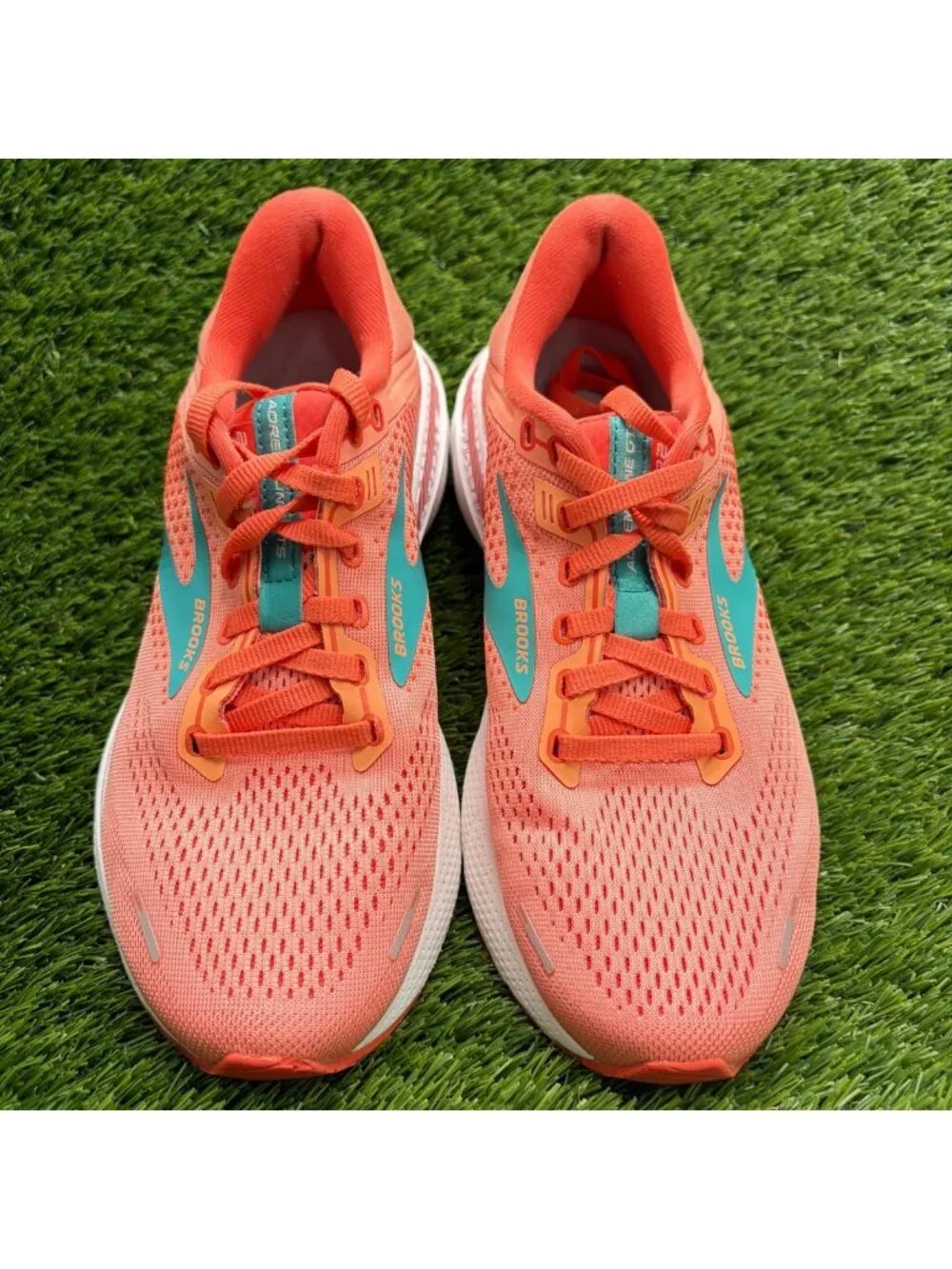 Brooks Adrenaline GTS 22 Womens Size 7 Orange Athletic Running Shoes Sneakers